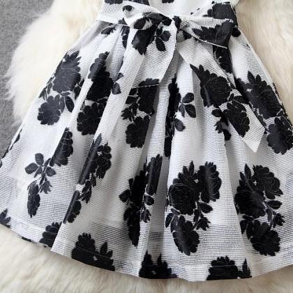 Robe Sans Manches Fleurie Full Tilt - Noire - Taille Small - Occasion Très Bon état - Style Mini